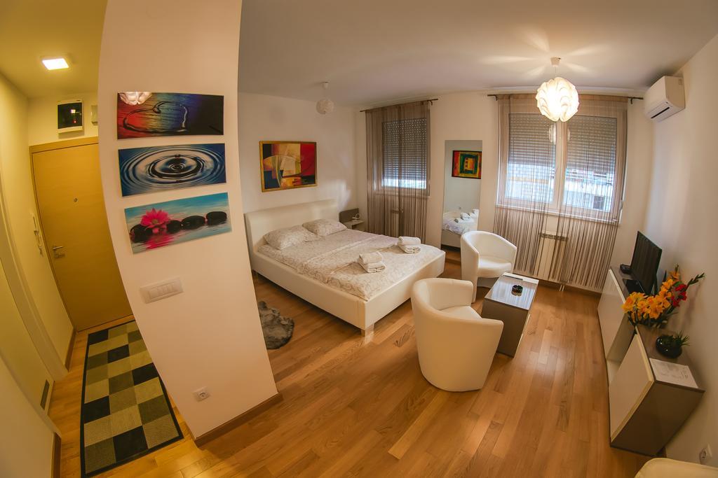 Maja Apartment Belgrad Exteriör bild